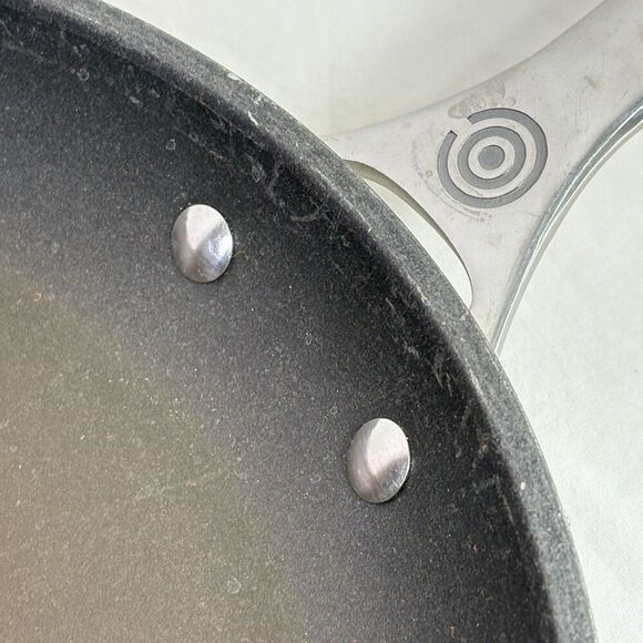 LE CREUSET  Toughened Nonstick PRO 12” Fry Pan 30 CM Gray - Picture 5 of 13
